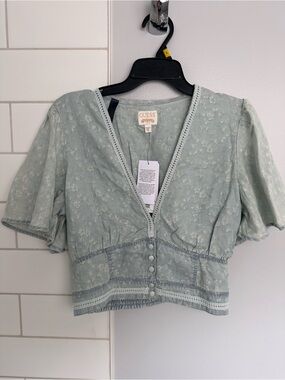 GUESS Light Denim Floral Lace-Trim V-Neck Crop Top